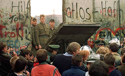 Tal día como hoy 9 de noviembre...EFEMÉRIDES Caída-Muro-de-Berlín
