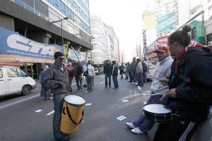 protesta-trabajadores-Telefónica-avenida-Corrientes