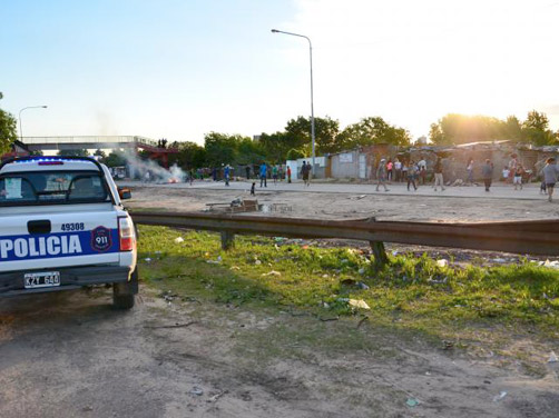 Quilmes:Delincuente intentó asaltar a conductor con arma de juguete y terminó asesinado  Villa-Itatí-Acceso-Sudeste