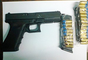 pistola-Glock-y-balas-teflón