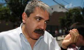 Aníbal-Fernández-gesto