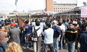 protesta-puerta-de-Kraft-Fo