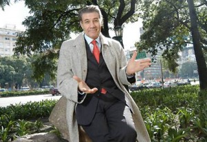 Víctor-Hugo-Morales-gesto