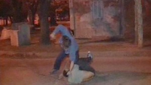 violador-golpeado-Lanús