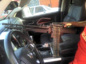 armas-Claudia-Ochoa-Félix