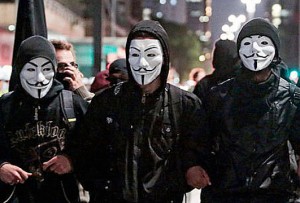 protesta-con-máscaras