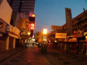 peatonal-Quilmes-noche