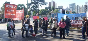protesta-trabajadores-del-Hospital-Alende