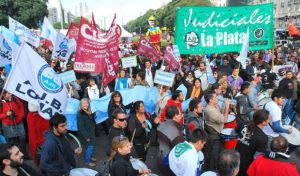 médicos-y-judiciales-marcha