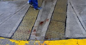 sangre-pareja-baleada