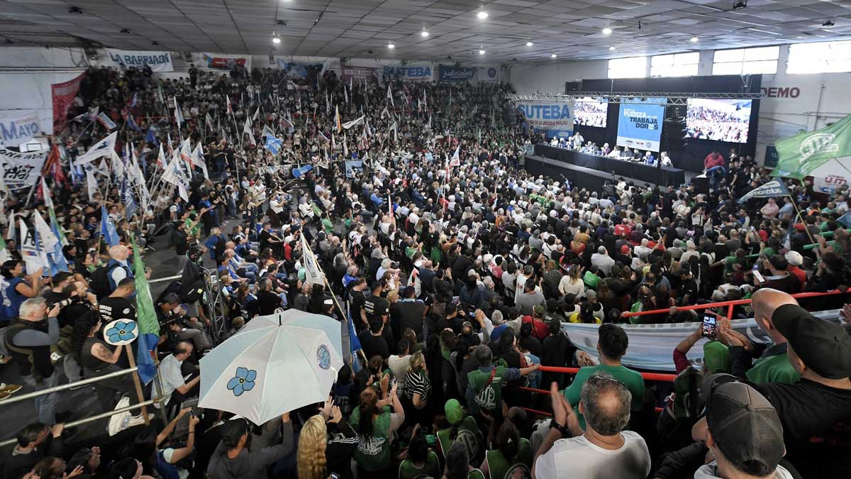 Con un acto en La Plata, Kicillof lanzó la campaña de Fuerza Patria ...